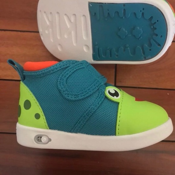 Sold🚫❌ toddler shoes size 4 - Picture 5 of 6